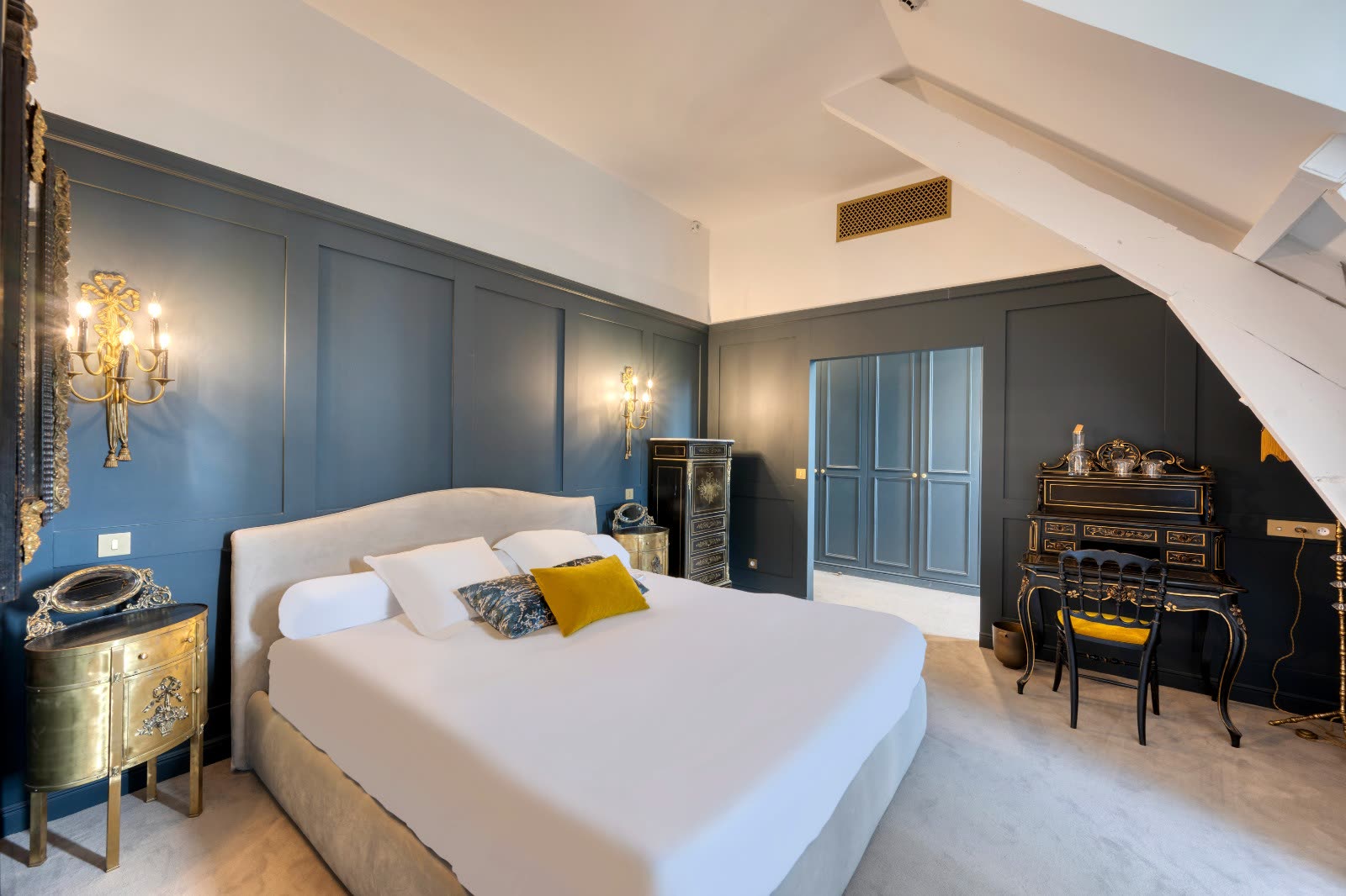 Room photo